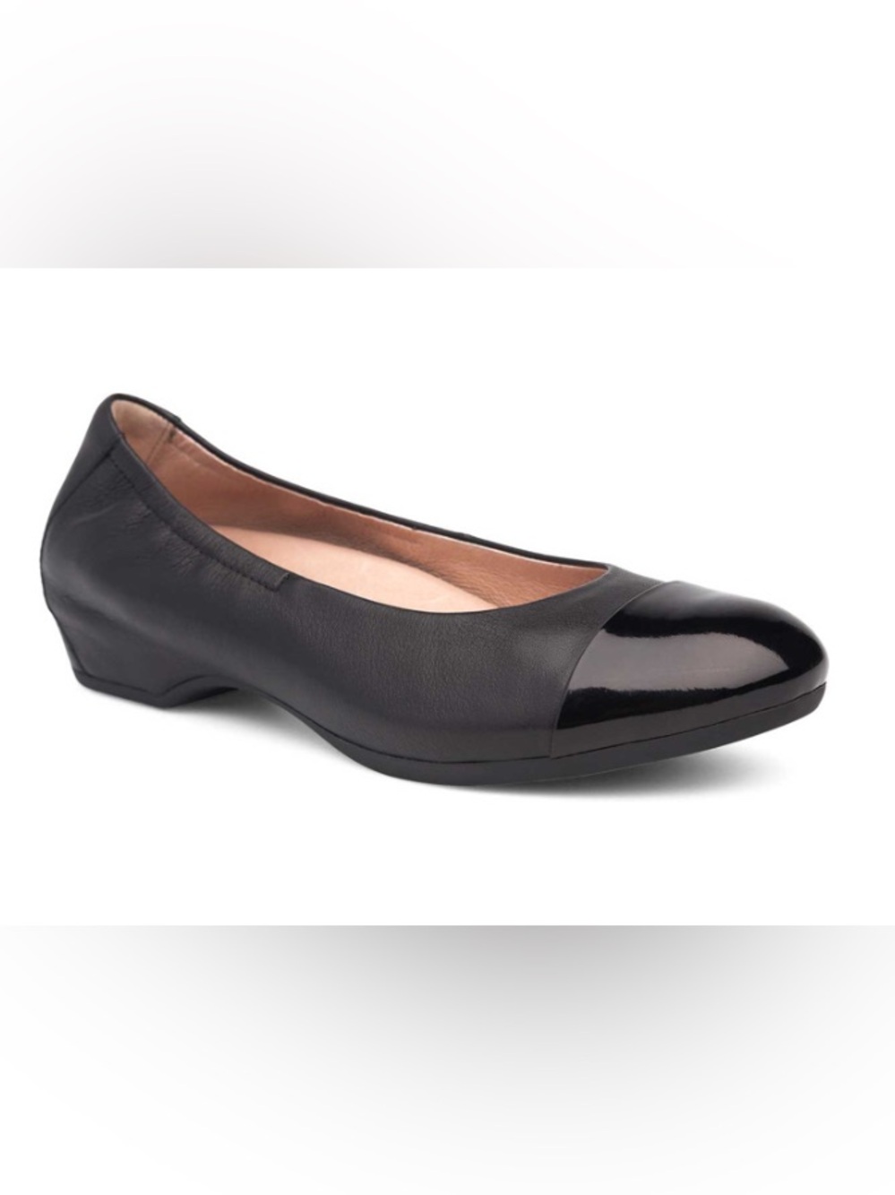 Dansko Lisanne ballet flats w/ patent cap toe. EU 36 (US 6). Pre-owned. Run big.